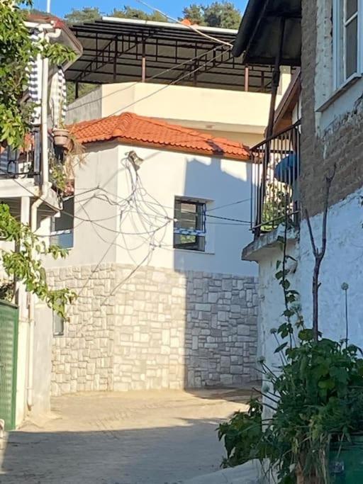 Oezel Havuzlu Kiralik Tas Villa Kuşadası Exterior photo